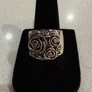 Elegant Floral Silver Tone Ring